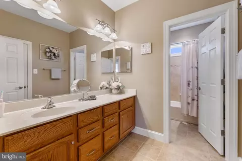 Bath - 18004 Bliss Dr, Poolesville, MD 20837 photo 4 of 5