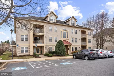 11808 Eton Manor Dr #304, Germantown, MD 20876