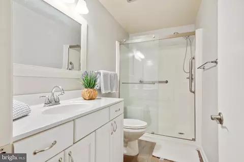 Bath - 3602 Edelmar Ter #129-B, Silver Spring, MD 20906 photo 4 of 5