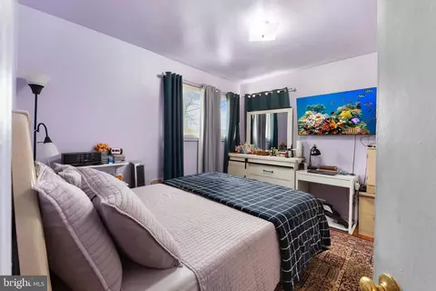Bedroom - 9707 Braddock Rd, Silver Spring, MD 20903 photo 1 of 7