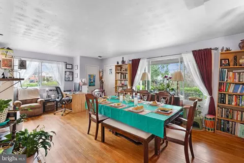 Dining - 9707 Braddock Rd, Silver Spring, MD 20903 photo 2 of 2