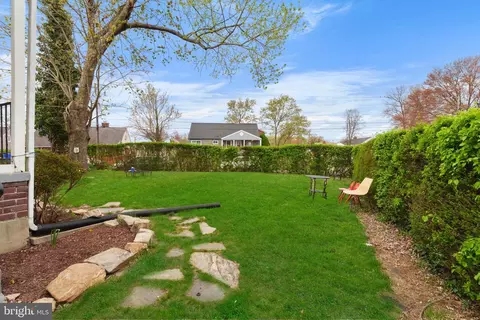 Exterior - 9707 Braddock Rd, Silver Spring, MD 20903 photo 1 of 3