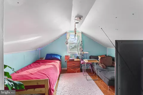 Bedroom - 9707 Braddock Rd, Silver Spring, MD 20903 photo 5 of 7