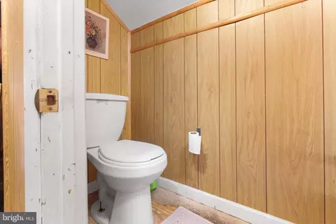 Bath - 9707 Braddock Rd, Silver Spring, MD 20903 photo 3 of 3