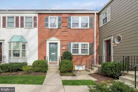 6740 Hillandale Rd #6, Chevy Chase, MD 20815