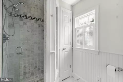 Bath - 9505 Riley Rd, Silver Spring, MD 20910 photo 3 of 3