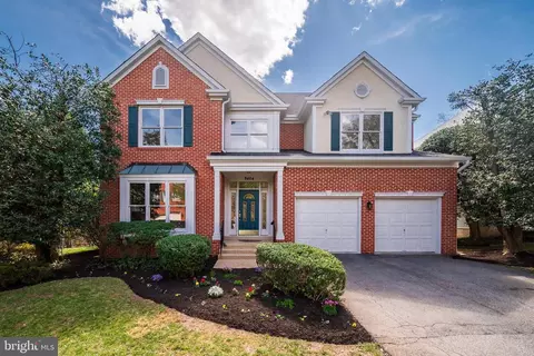 9404 Spruce Tree Cir, Bethesda, MD 20814