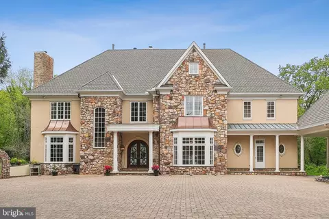 10617 Burbank Dr, Potomac, MD 20854