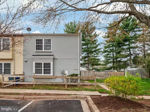 17422 Hoskinson Rd, Poolesville, MD 20837 photo 2