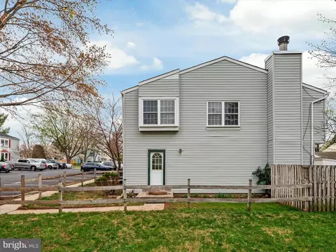 17422 Hoskinson Rd, Poolesville, MD 20837 photo 3