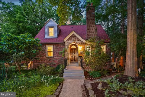7001 Poplar Ave, Takoma Park, MD 20912