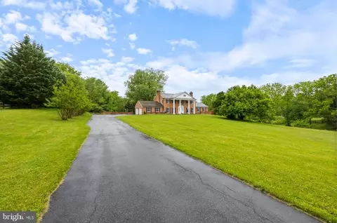 22 Hawlings Ct, Brookeville, MD 20833