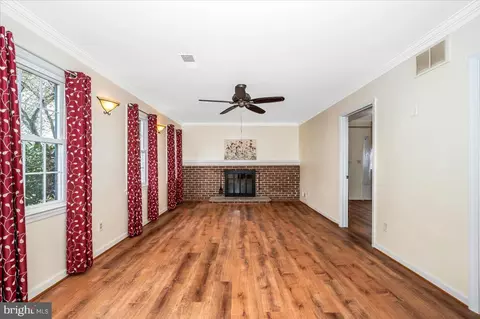 Living - 19816 Spurrier Ave, Poolesville, MD 20837 photo 4 of 6