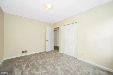 Bedroom - 19816 Spurrier Ave, Poolesville, MD 20837 photo 3 of 4