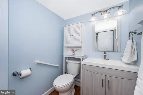 Bath - 19816 Spurrier Ave, Poolesville, MD 20837 photo 1 of 3