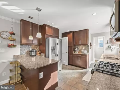 Kitchen - 9713 Fairway Ave, Silver Spring, MD 20901 photo 1 of 3