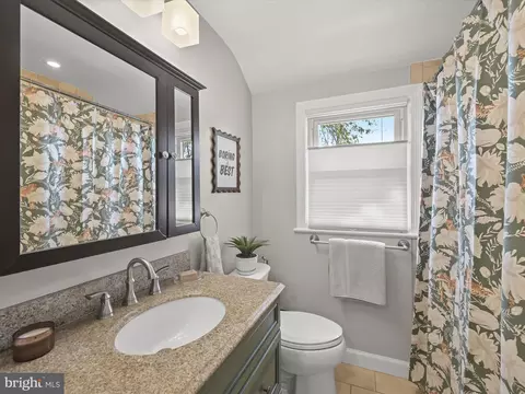 Bath - 9713 Fairway Ave, Silver Spring, MD 20901 photo 2 of 2