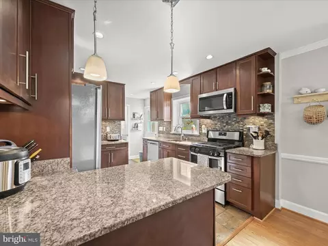 Kitchen - 9713 Fairway Ave, Silver Spring, MD 20901 photo 2 of 3