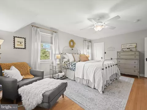 Bedroom - 9713 Fairway Ave, Silver Spring, MD 20901 photo 2 of 8