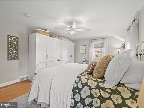 Bedroom - 9713 Fairway Ave, Silver Spring, MD 20901 photo 3 of 8