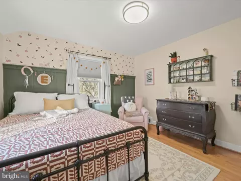 Bedroom - 9713 Fairway Ave, Silver Spring, MD 20901 photo 5 of 8