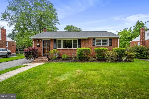 1020 Scott Ave, Rockville, MD 20851