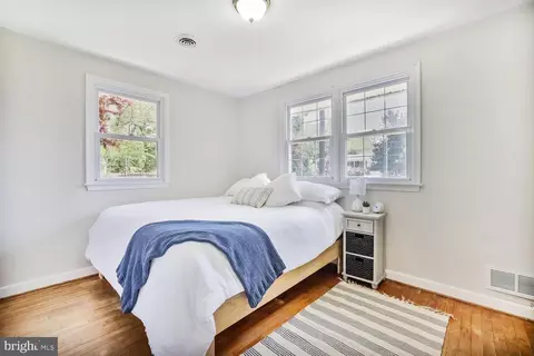 Bedroom - 1204 Ednor Rd, Silver Spring, MD 20905 photo 1 of 3