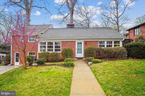 1612 Sherwood Rd, Silver Spring, MD 20902 photo 2