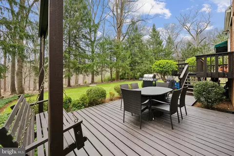 Exterior - 10601 Meadowhill Rd, Silver Spring, MD 20901 photo 3 of 5