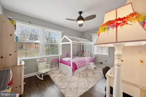 Bedroom - 10601 Meadowhill Rd, Silver Spring, MD 20901 photo 4 of 6