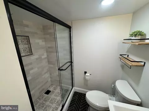 Bath - 10601 Meadowhill Rd, Silver Spring, MD 20901 photo 3 of 3