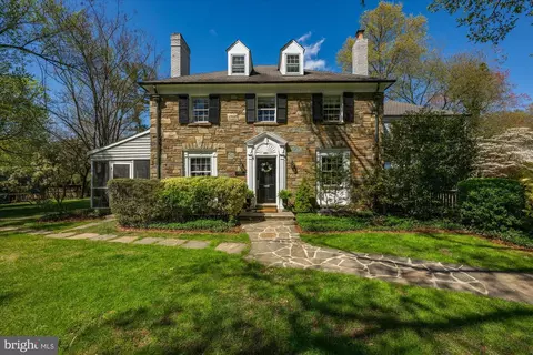 5801 Huntington Pkwy, Bethesda, MD 20814