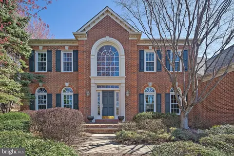 Exterior - 16617 Harbour Town Dr, Ashton, MD 20861 photo 2 of 19