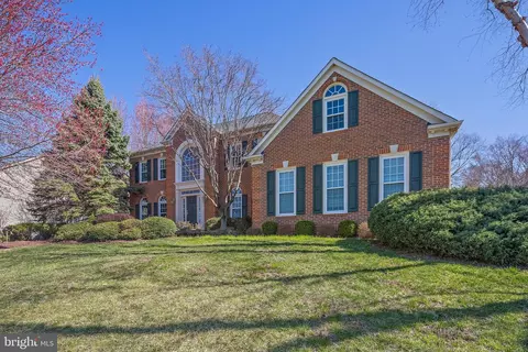 Exterior - 16617 Harbour Town Dr, Ashton, MD 20861 photo 7 of 19
