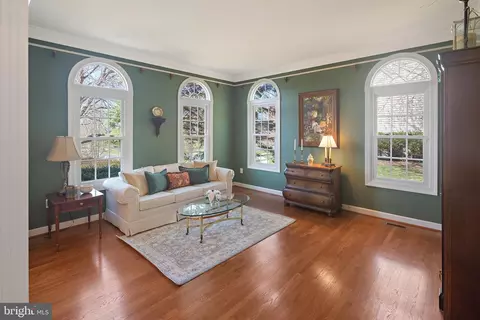 Living - 16617 Harbour Town Dr, Ashton, MD 20861 photo 3 of 3