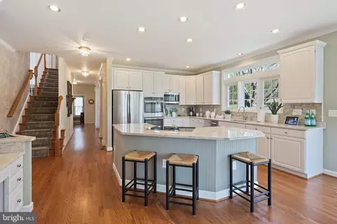Kitchen - 16617 Harbour Town Dr, Ashton, MD 20861 photo 4 of 7
