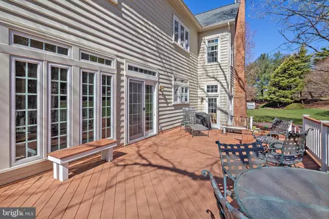 Exterior - 16617 Harbour Town Dr, Ashton, MD 20861 photo 10 of 19