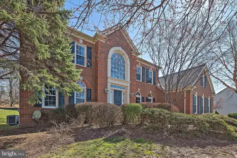 Exterior - 16617 Harbour Town Dr, Ashton, MD 20861 photo 3 of 19
