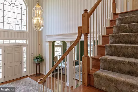 Entry Way - 16617 Harbour Town Dr, Ashton, MD 20861 photo 6 of 13