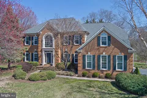 Exterior - 16617 Harbour Town Dr, Ashton, MD 20861 photo 6 of 19