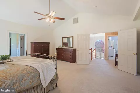 Bedroom - 16617 Harbour Town Dr, Ashton, MD 20861 photo 3 of 9