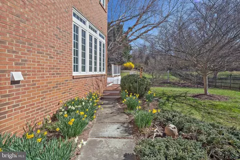 Exterior - 16617 Harbour Town Dr, Ashton, MD 20861 photo 9 of 19