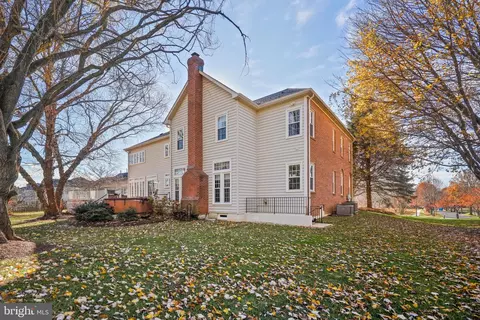 Exterior - 16617 Harbour Town Dr, Ashton, MD 20861 photo 18 of 19
