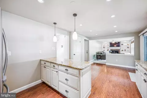 Entry Way - 13833 Castle Cliff Way, Silver Spring, MD 20904 photo 4 of 6