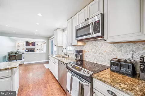 Kitchen - 13833 Castle Cliff Way, Silver Spring, MD 20904 photo 2 of 5