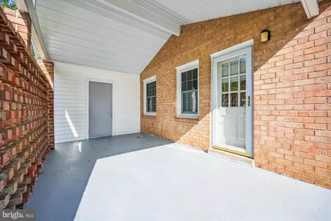 Exterior - 2183 Stratton Dr, Potomac, MD 20854 photo 9 of 10