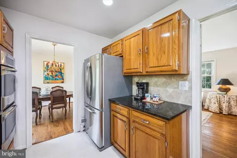 Kitchen - 2183 Stratton Dr, Potomac, MD 20854 photo 3 of 4