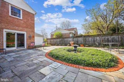 Exterior - 2183 Stratton Dr, Potomac, MD 20854 photo 4 of 10