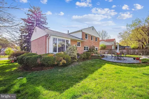 Exterior - 2183 Stratton Dr, Potomac, MD 20854 photo 2 of 10