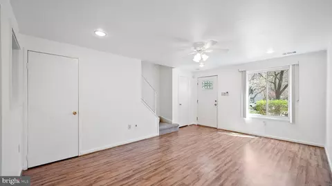 Living - 10710 Lester St, Silver Spring, MD 20902 photo 3 of 4